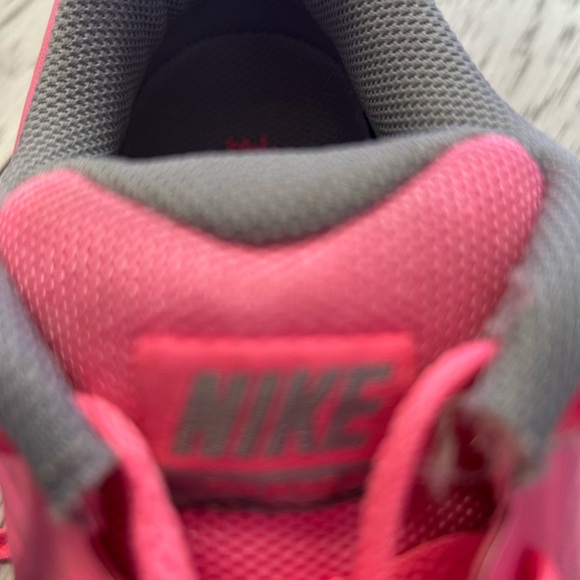 Nike Pink and Gray Air Max Athletic Shoes Size 8 - Picture 4 of 10